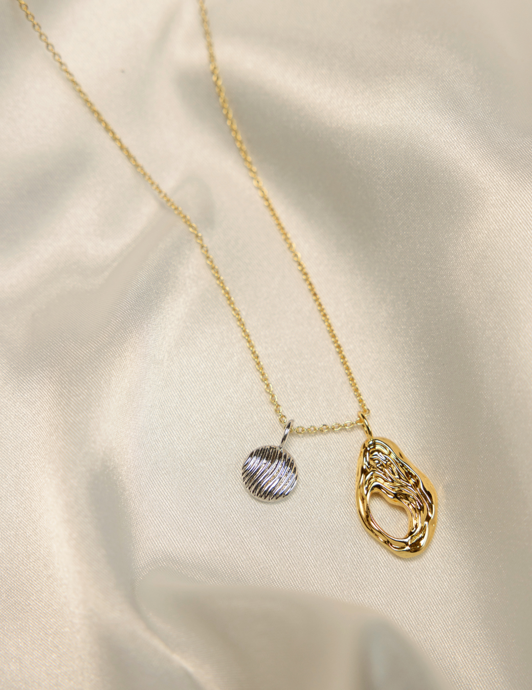 波浪貝殼紋墜鍊（金色）