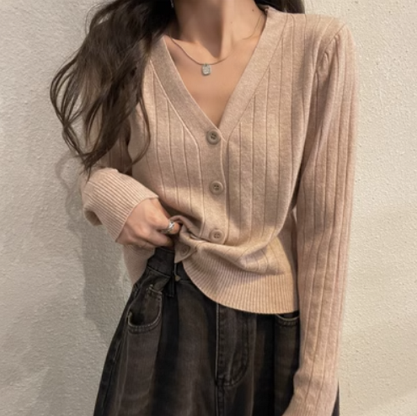 Loose and slim V-neck cardigan with long sleeves (camel) (Size: one size)