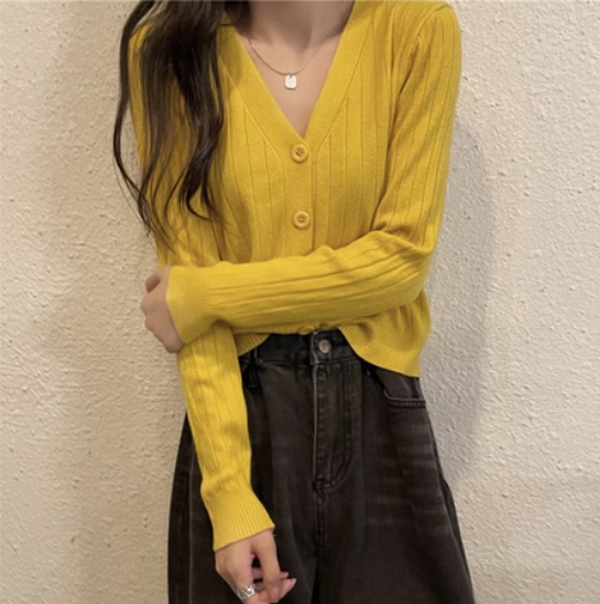 Loose and slim V-neck cardigan with long sleeves (yellow) (Size: one size)