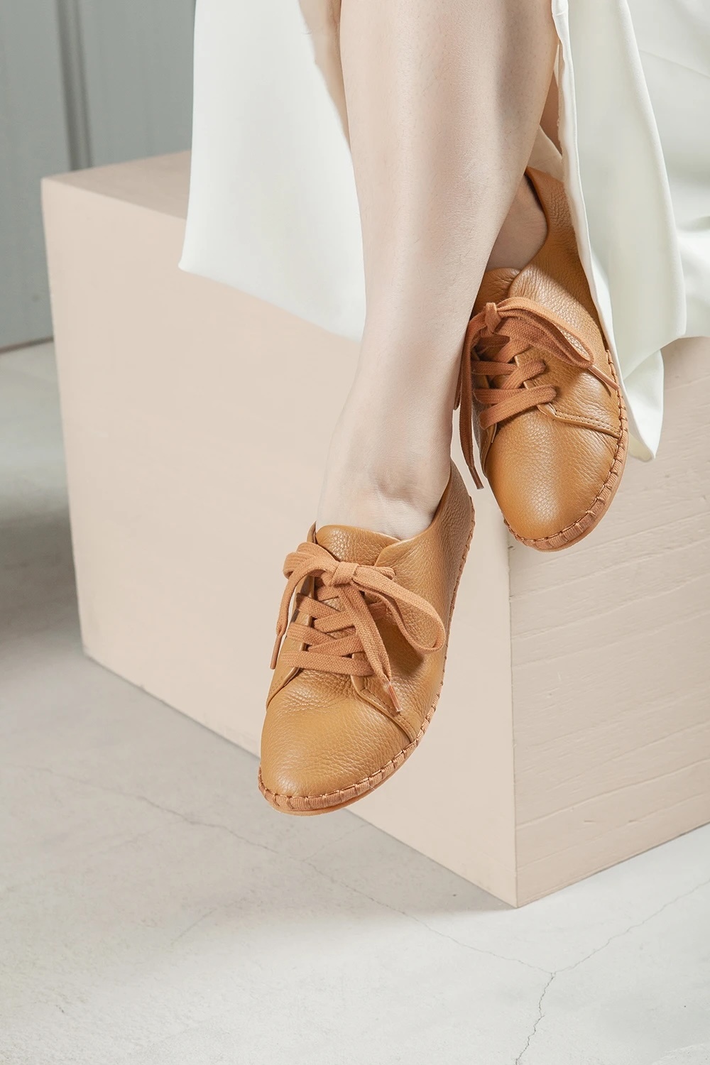 Little Ox 簡約繫帶真皮休閒鞋