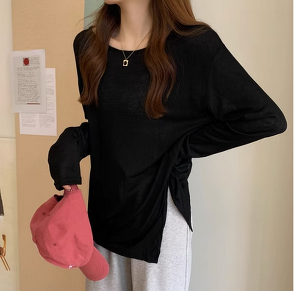 Medium length loose slit solid color T-shirt (black) (size: one size)
