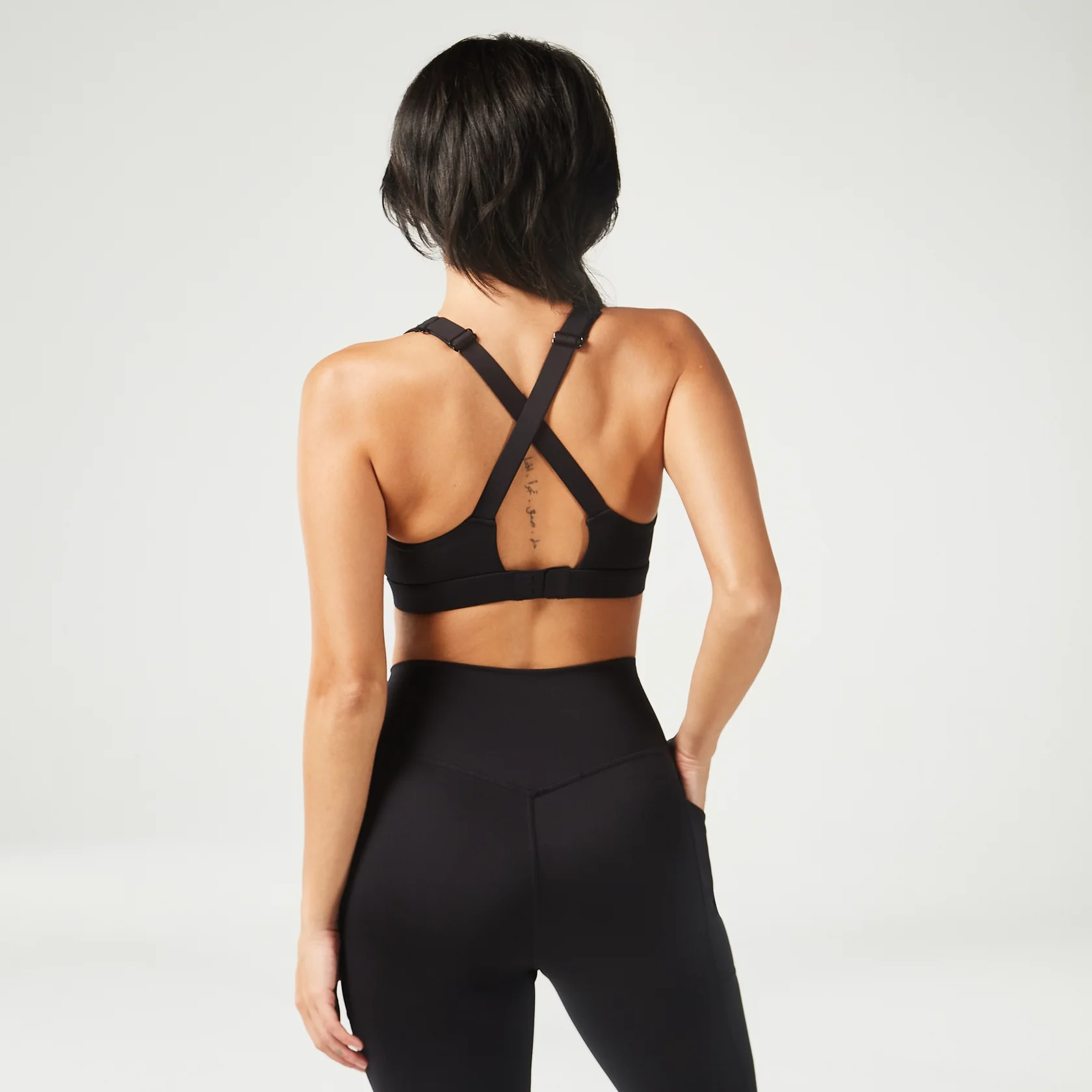 Essential 可調節式運動內衣（黑）