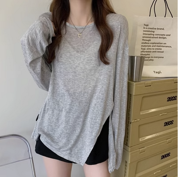 Medium length loose slit solid color T-shirt (Grey) (Size: One Size)