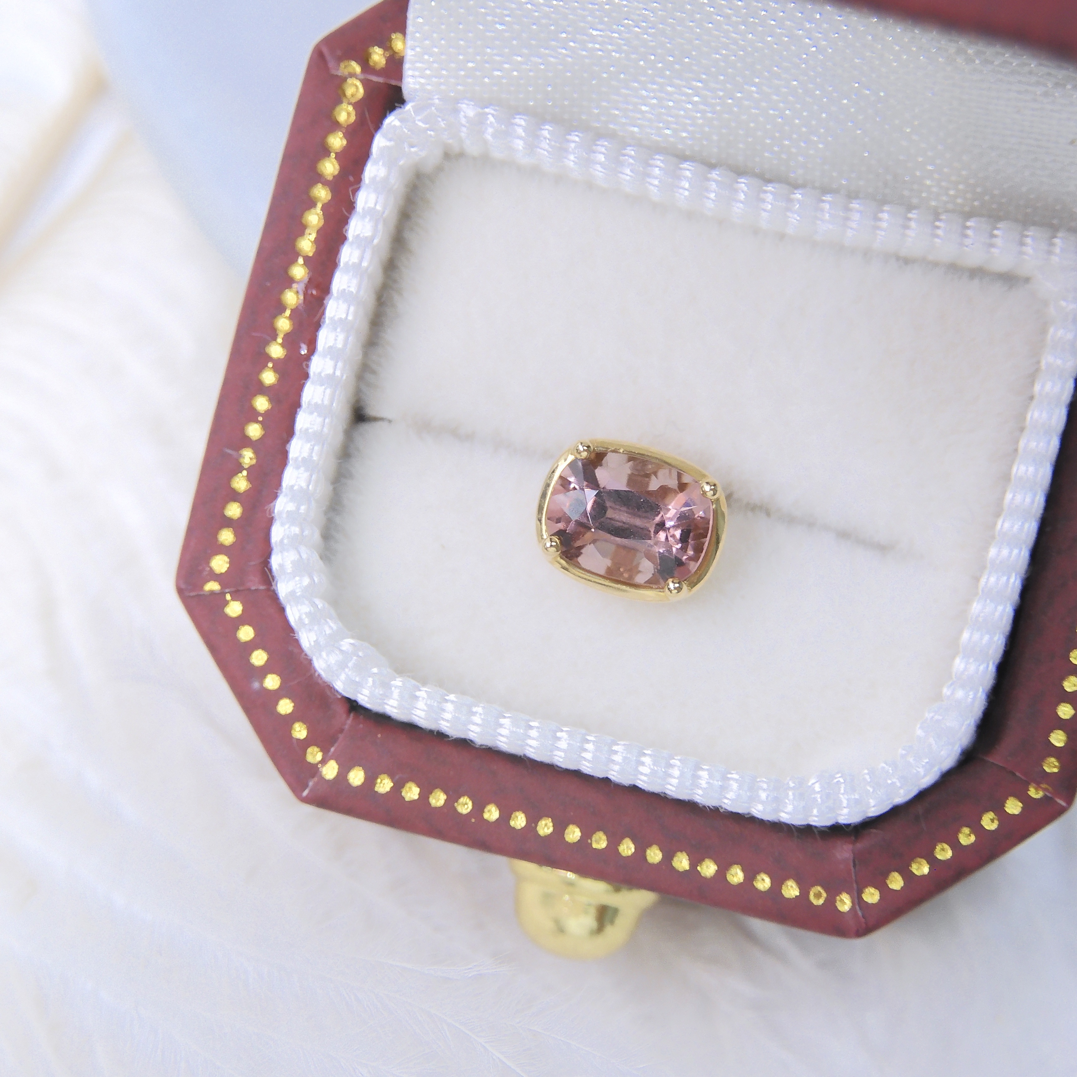 18K金 0.62ct 尖晶石耳釘