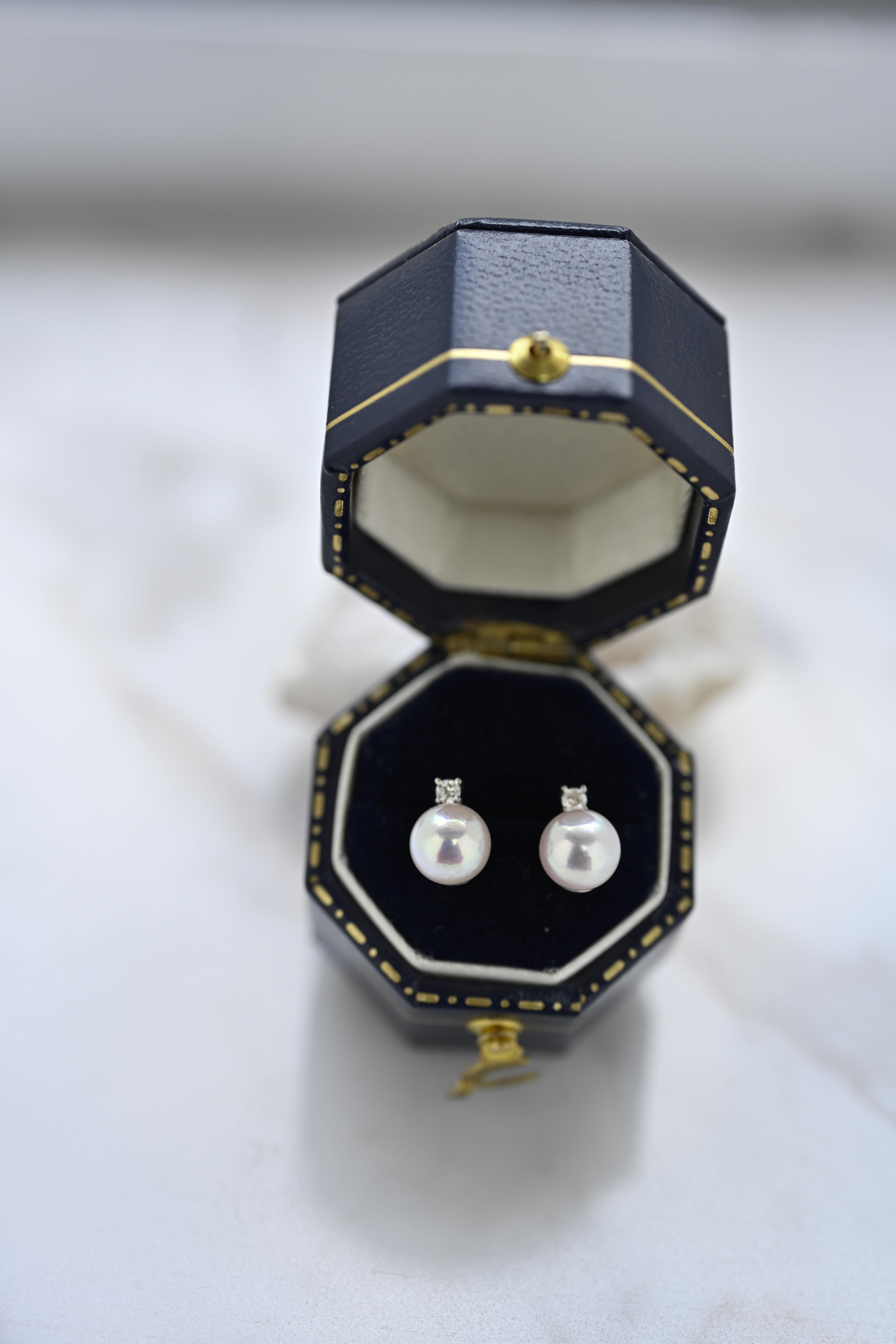 18K Single Dia Akoya Pearl Earrings