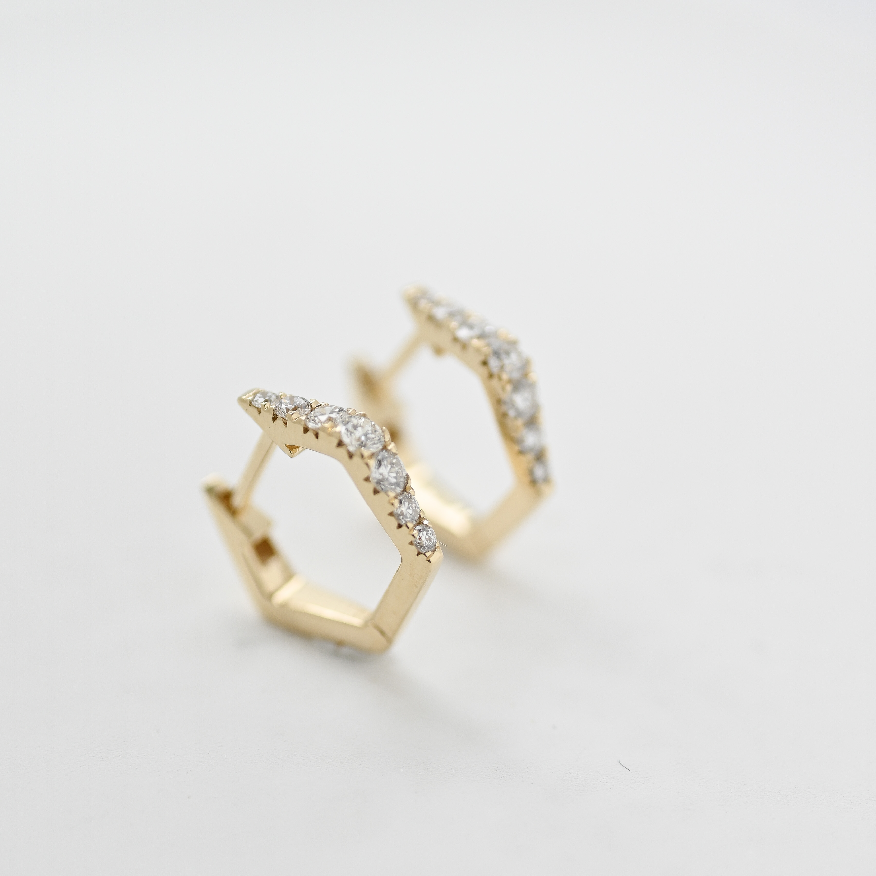 18K Heza Diamond Earring