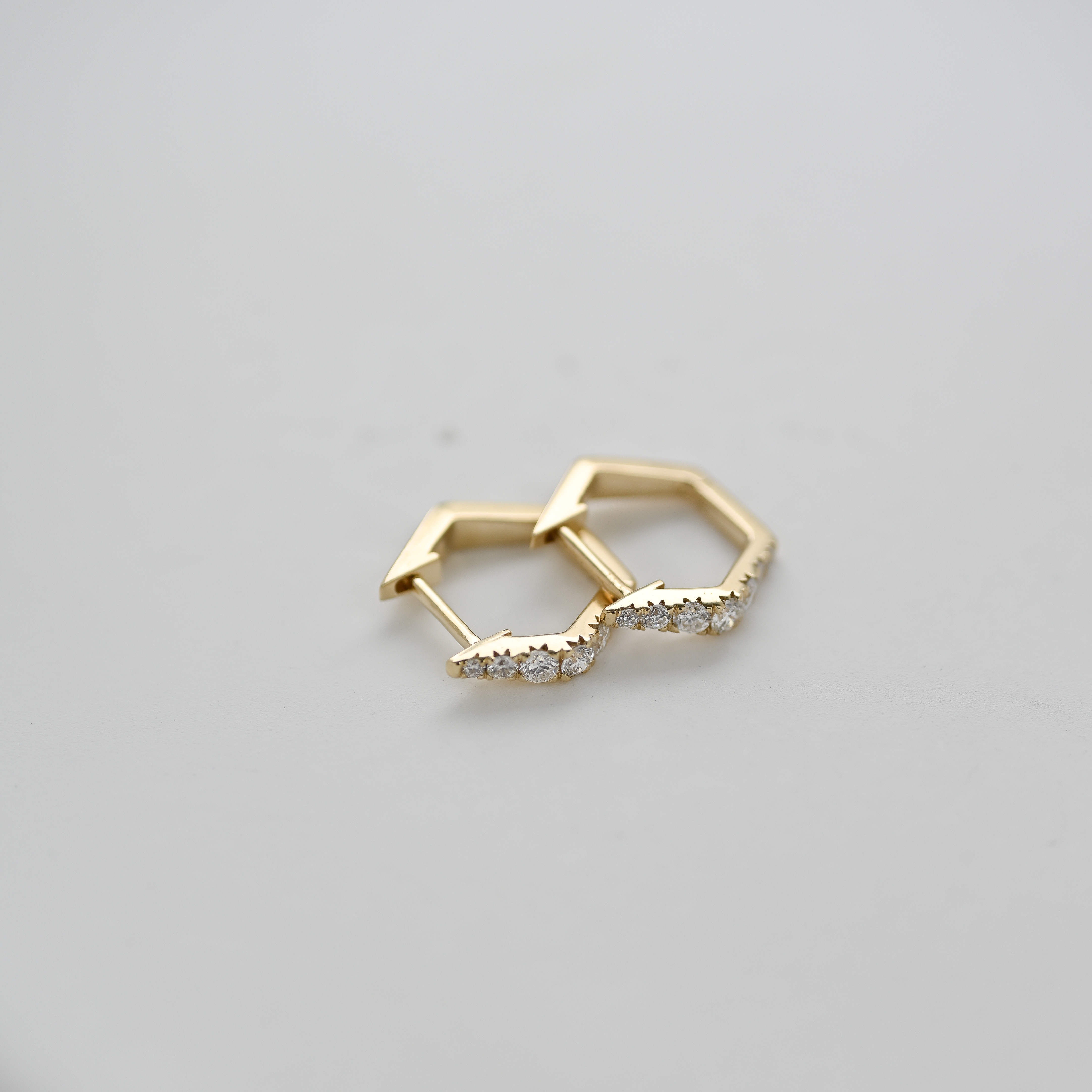 18K Heza Diamond Earring