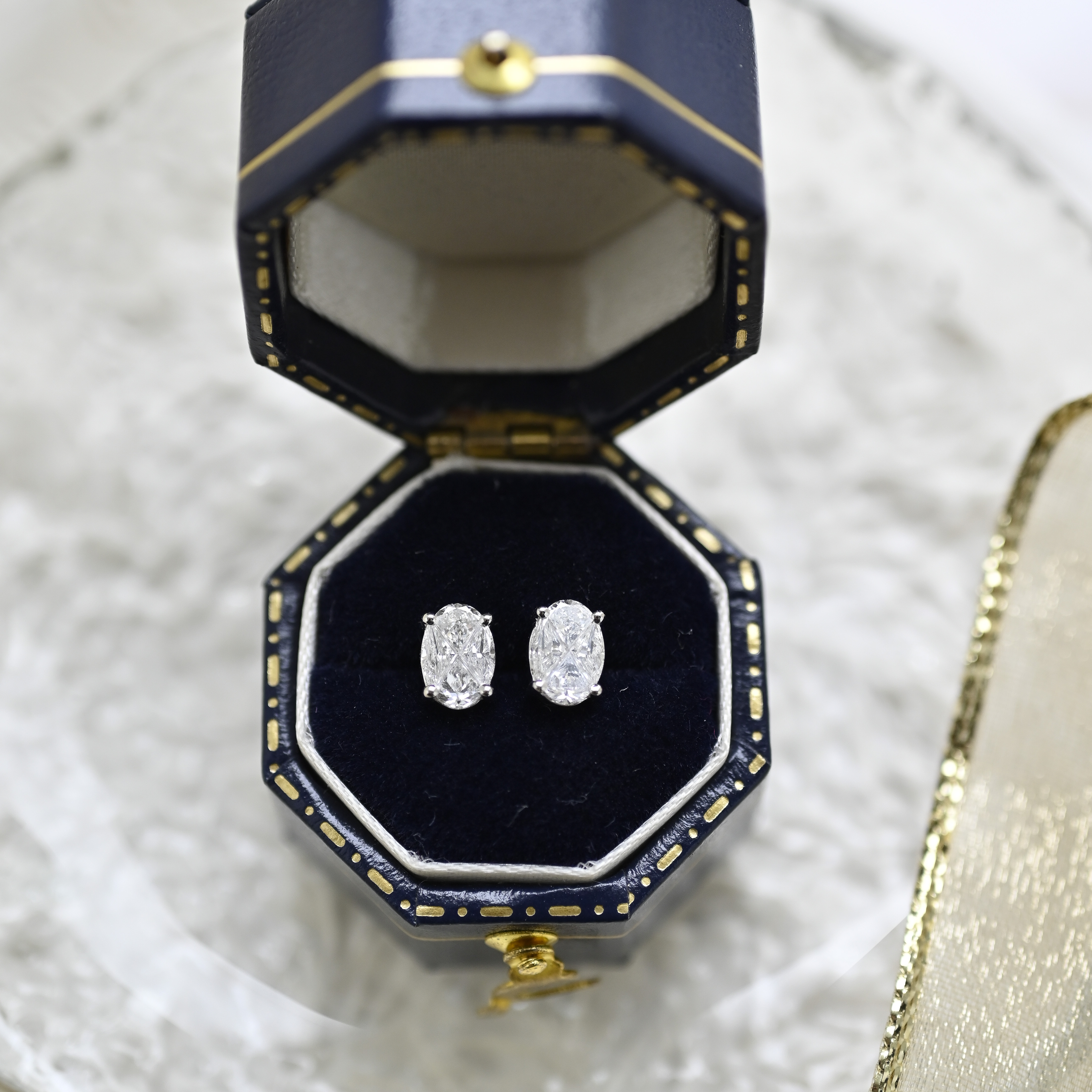 18K Oval illusion  Diamond Earring