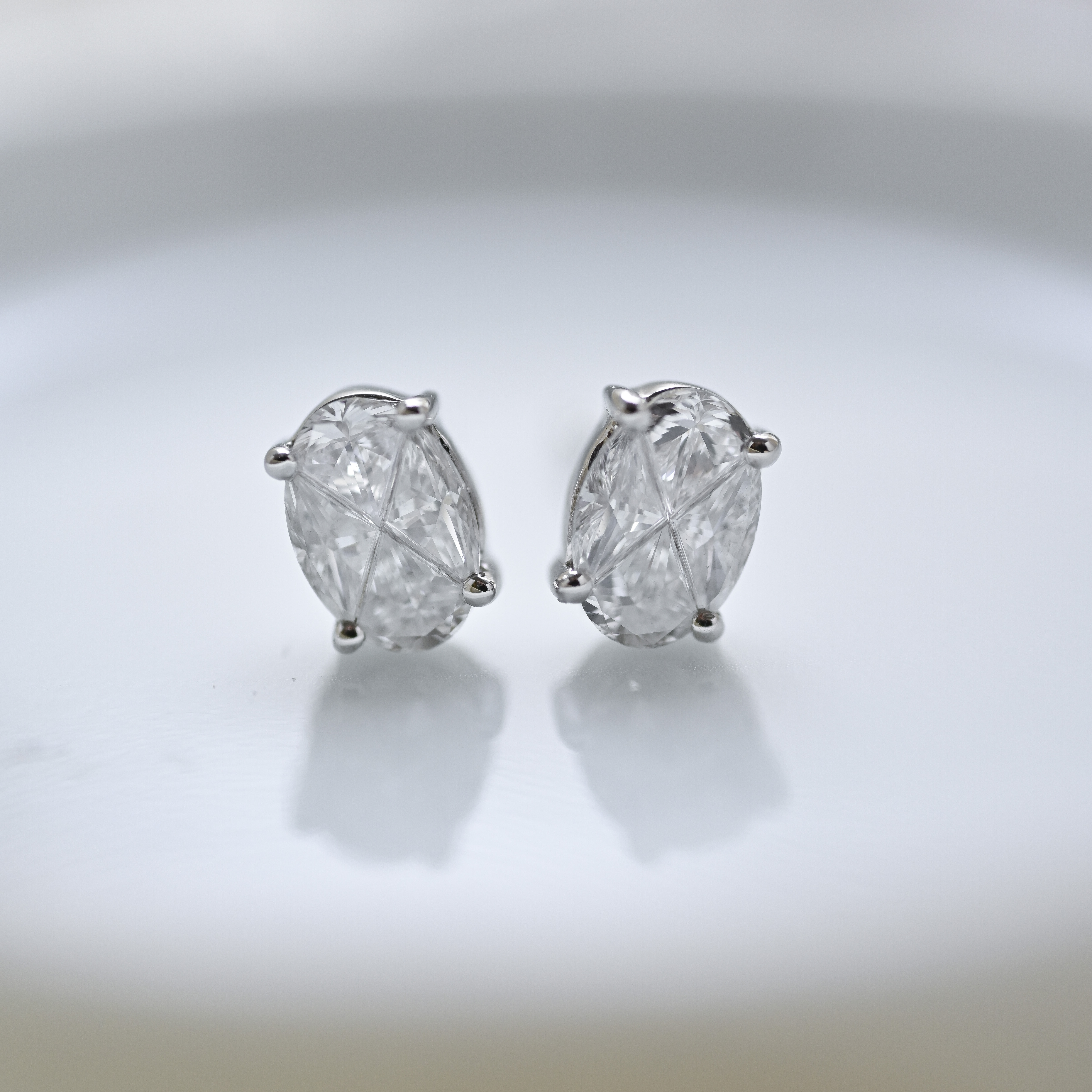 18K Oval illusion  Diamond Earring