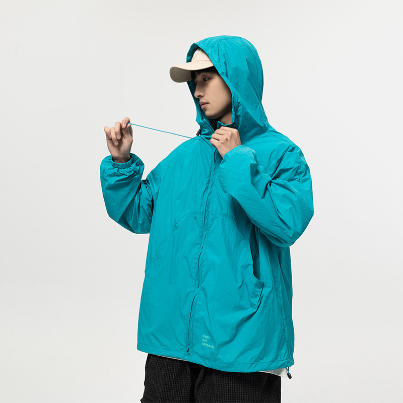 4M13 輕薄感戶外機能連帽外套 兩色