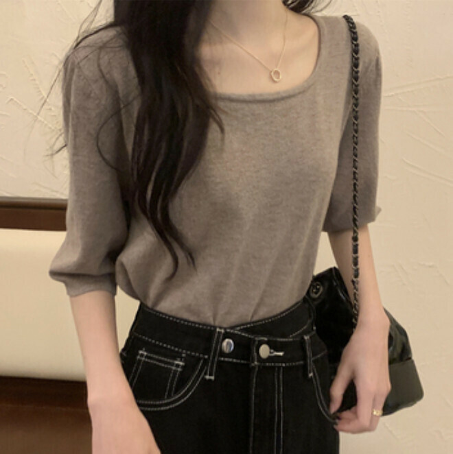 Slim and slim T-shirt (flower coffee color one-size-fits-all)