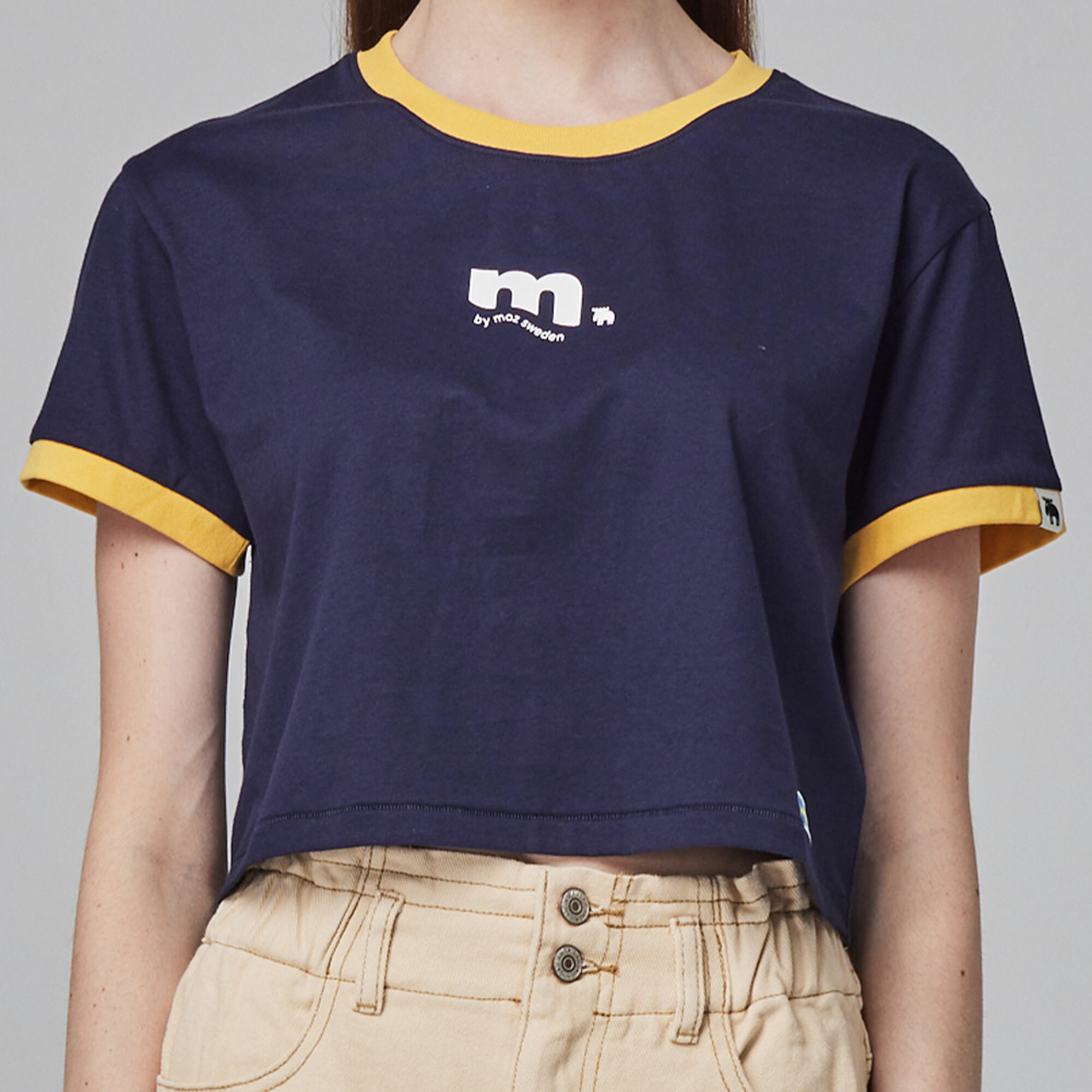 moz瑞典 駝鹿 撞色滾邊 舒適柔棉 100%純棉短版T-藏青(亞洲版)女款