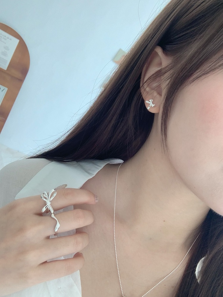 925純銀蝴蝶結耳針