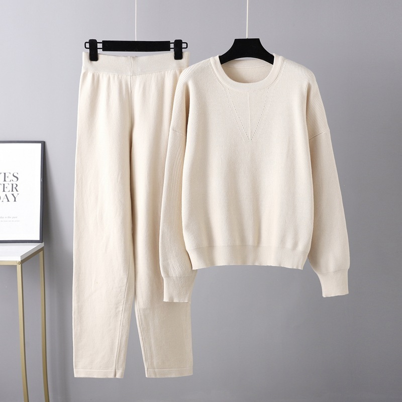 Temperament casual knitted sweater set (one-size-fits-all top + pants apricot)
