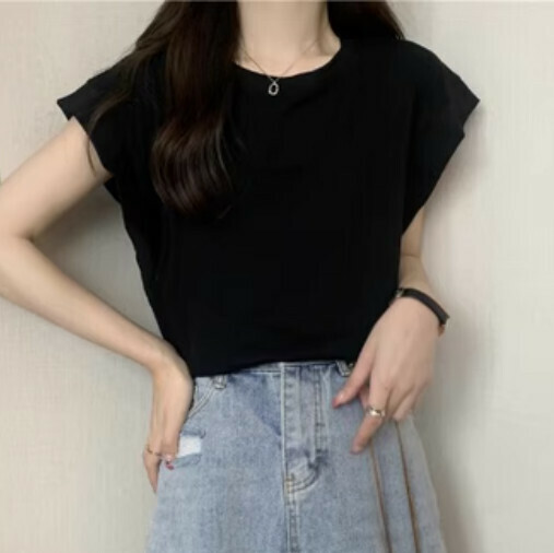 Sleeveless Women's T-Shirt (Black One-size-fits-all)