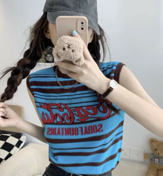 Sleeveless letter T-shirt (blue one-size-fits-all)