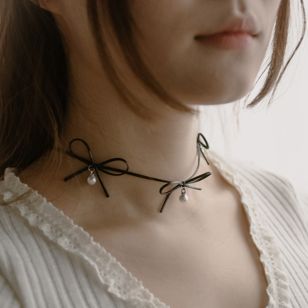 Leather Strap Necklace with Ribbons in Two Colors【07040366】in stock+pre-order
