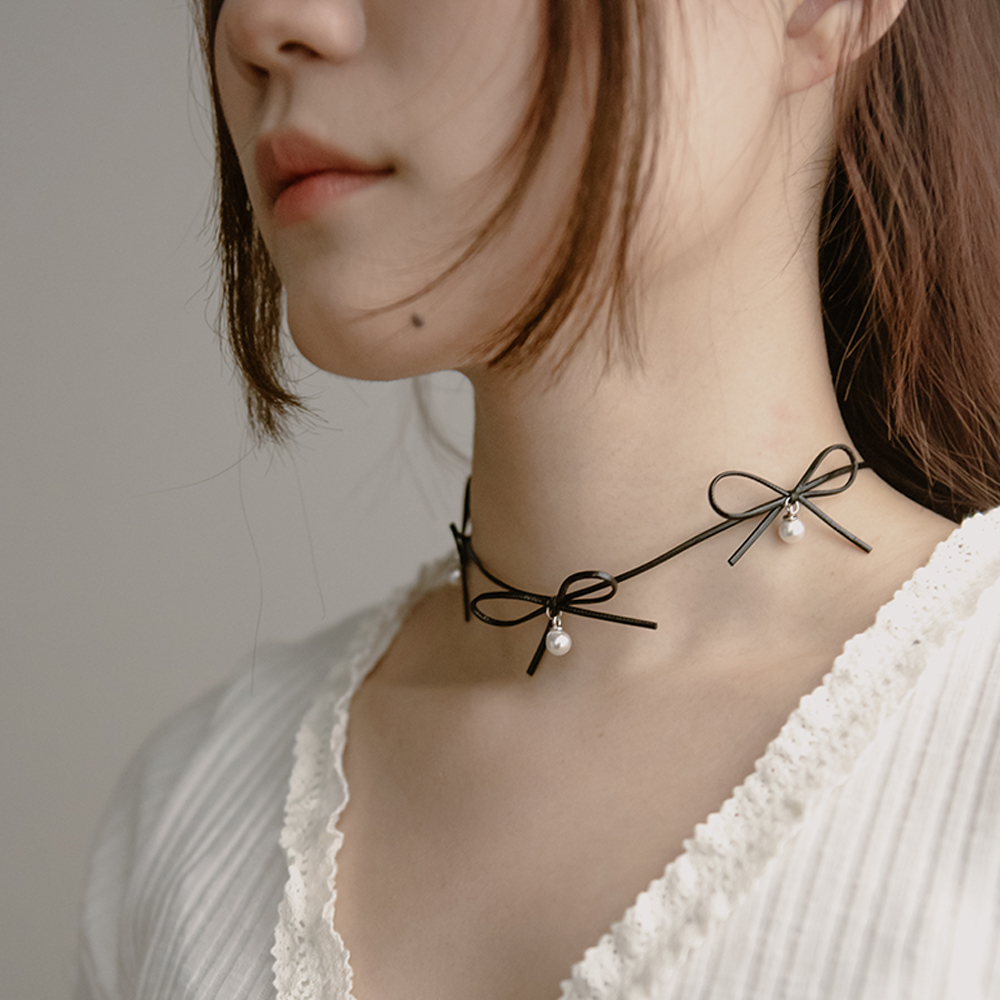 Leather Strap Necklace with Ribbons in Two Colors【07040366】in stock+pre-order