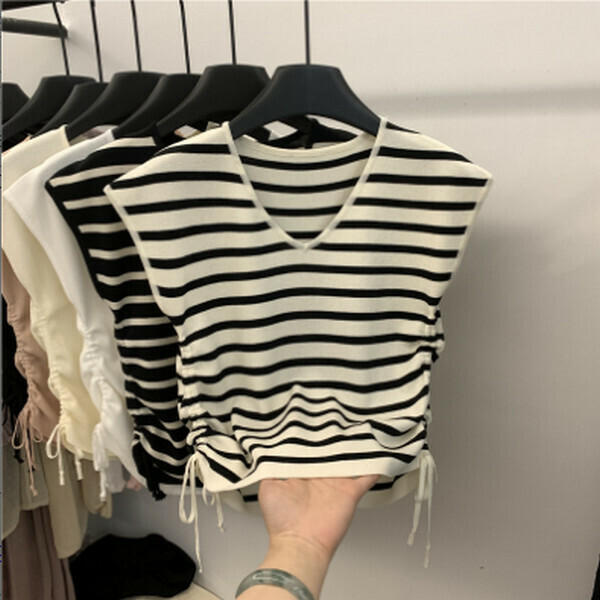 Double drawstring V-neck striped short-sleeved ice linen knit T-shirt [black stripe on white] [within 80-130 one size]