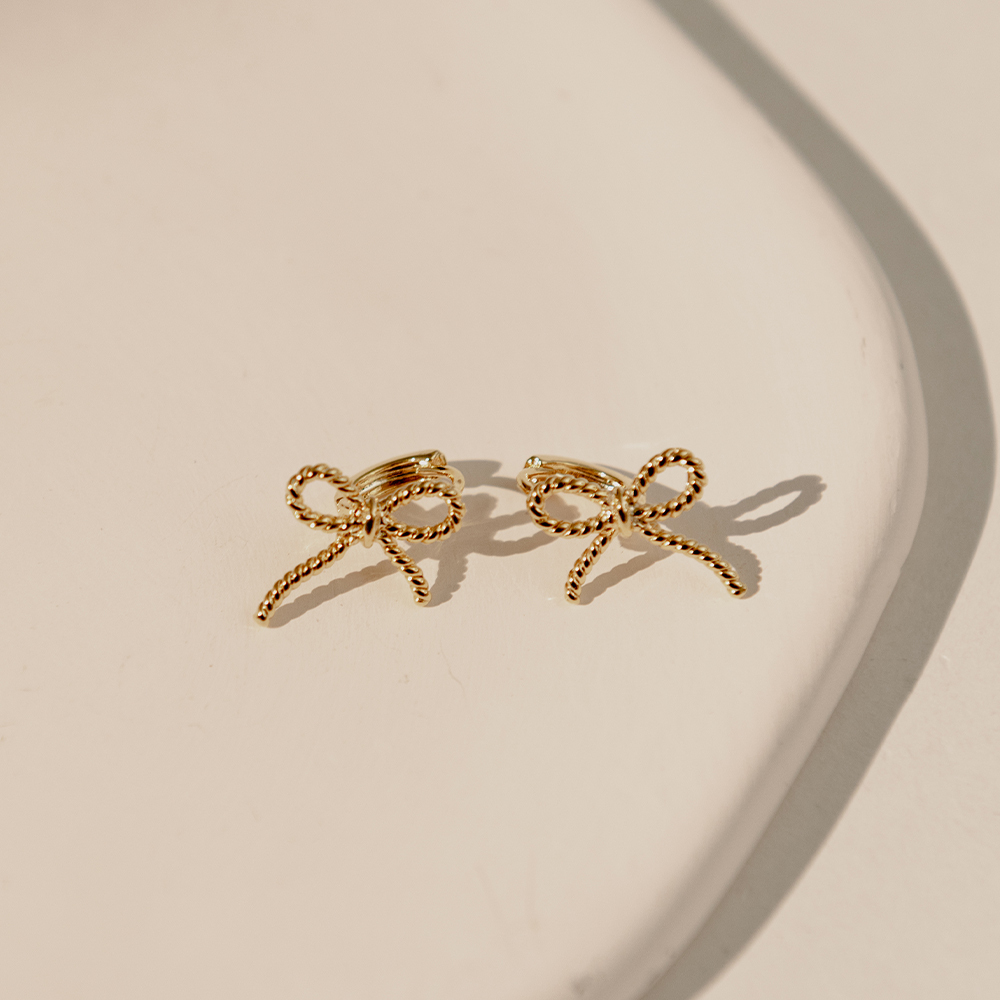 Dangling Ribbon Ribbon Pin Earrings (2 colors)【07030894】in stock+pre-order