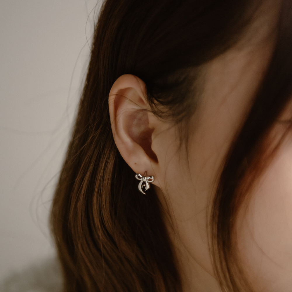 Textured Bow Earrings in Pin Style【07030892】in stock+pre-order