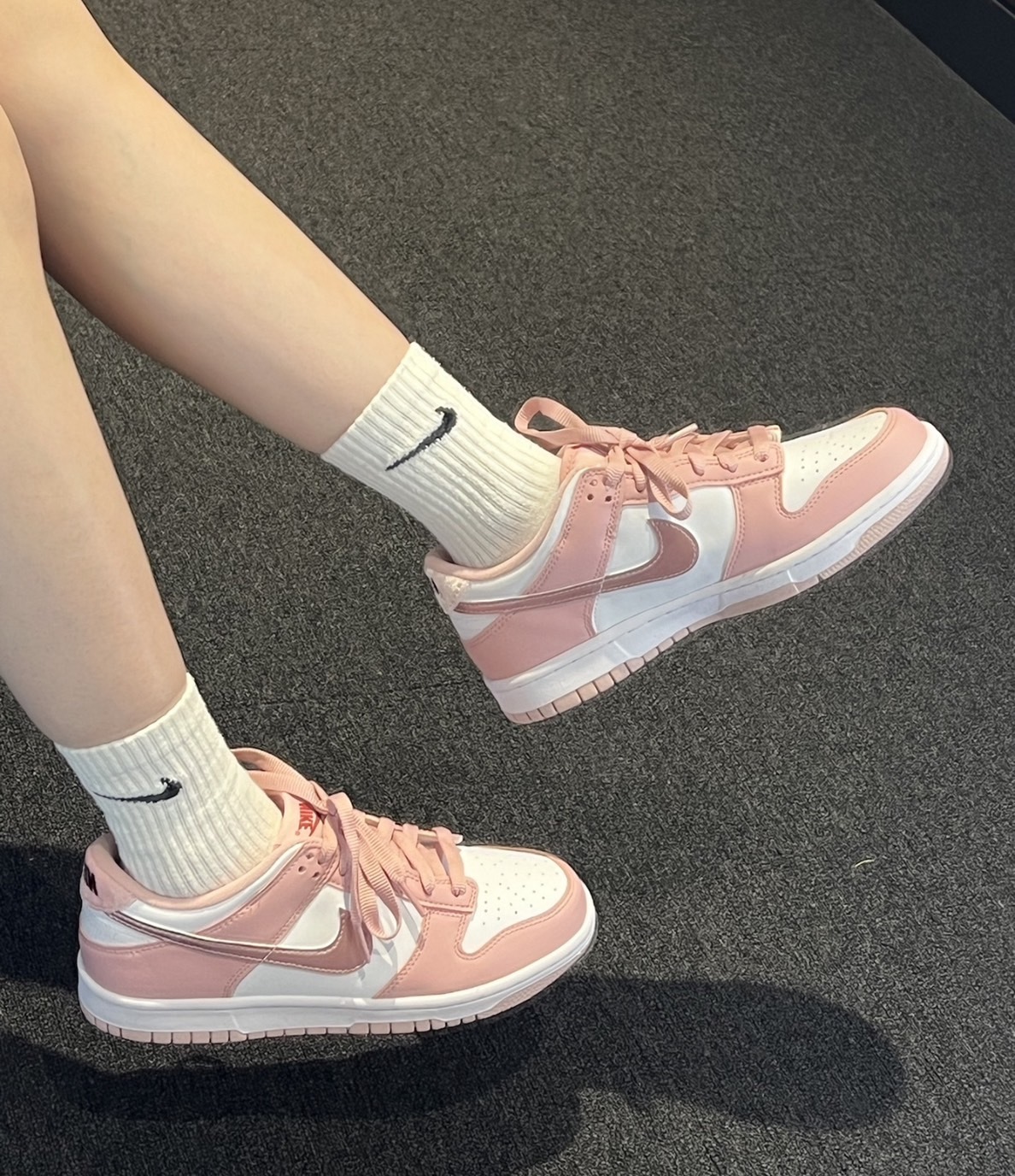 Nike Dunk Low GS "Pink Velvet" 天鵝絨緞面櫻花粉