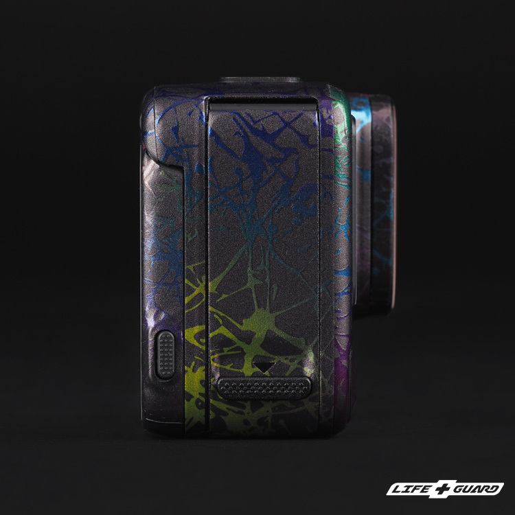 Insta360 Ace Pro 貼膜質感特寫，LIFE+GUARD 設計風格