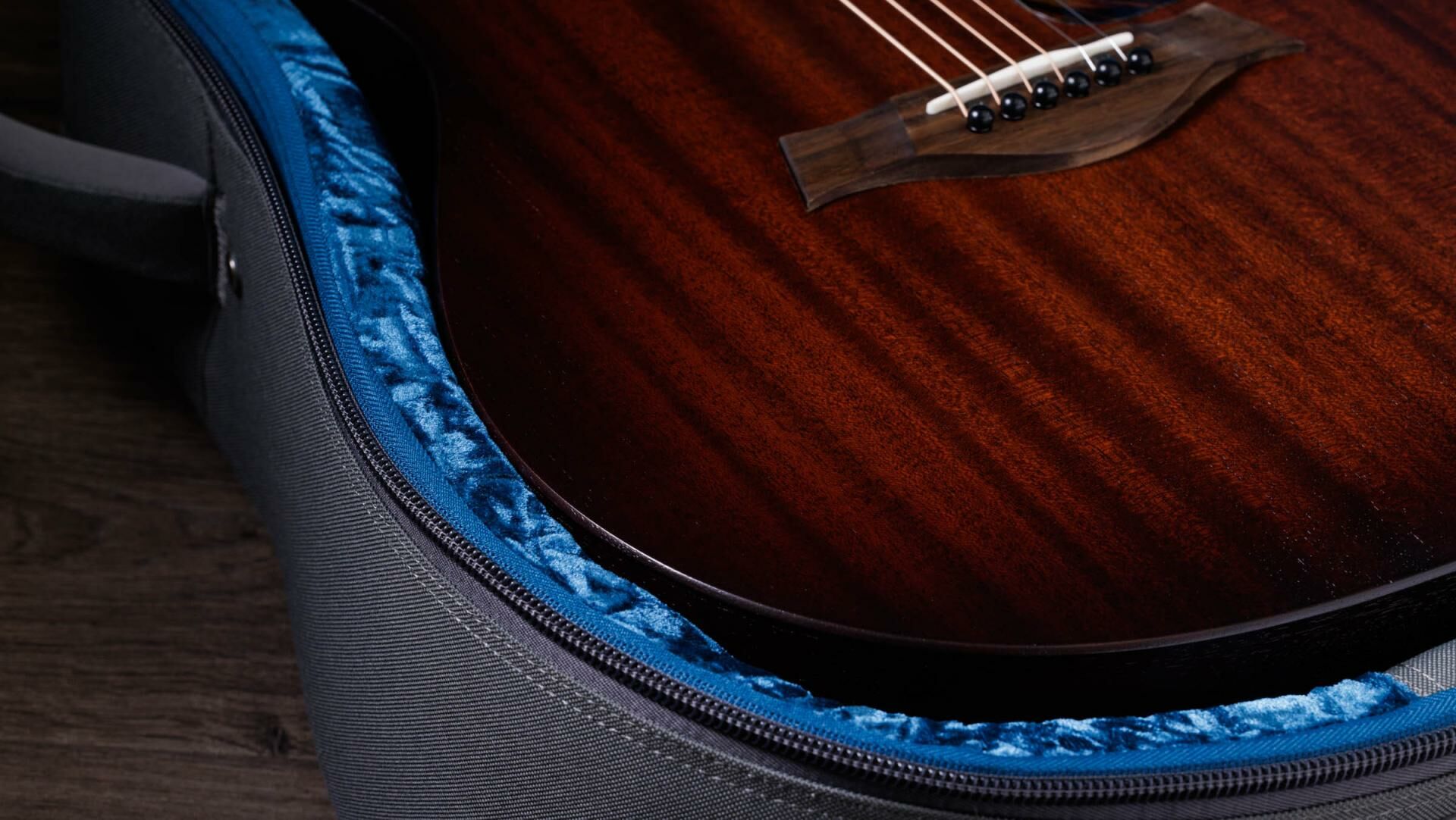 《尊爵TAYLOR全單板》Taylor AMERICAN DREAM 美國夢系列 AD27e 桃花心木 全單板 美廠 電木吉他 第 4 張圖片｜三峽吉他 / Bass