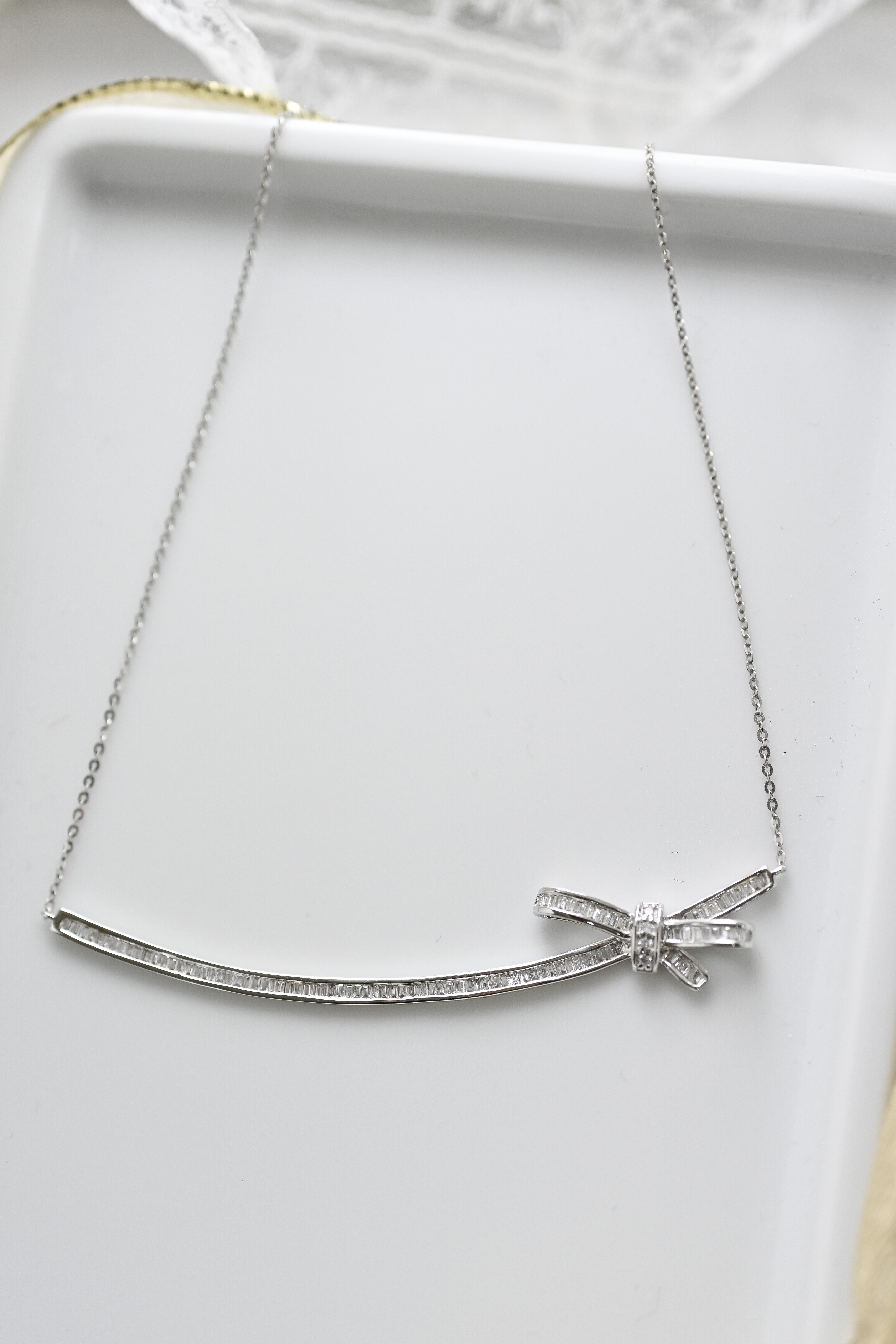 18K Cinta Diamond Necklace