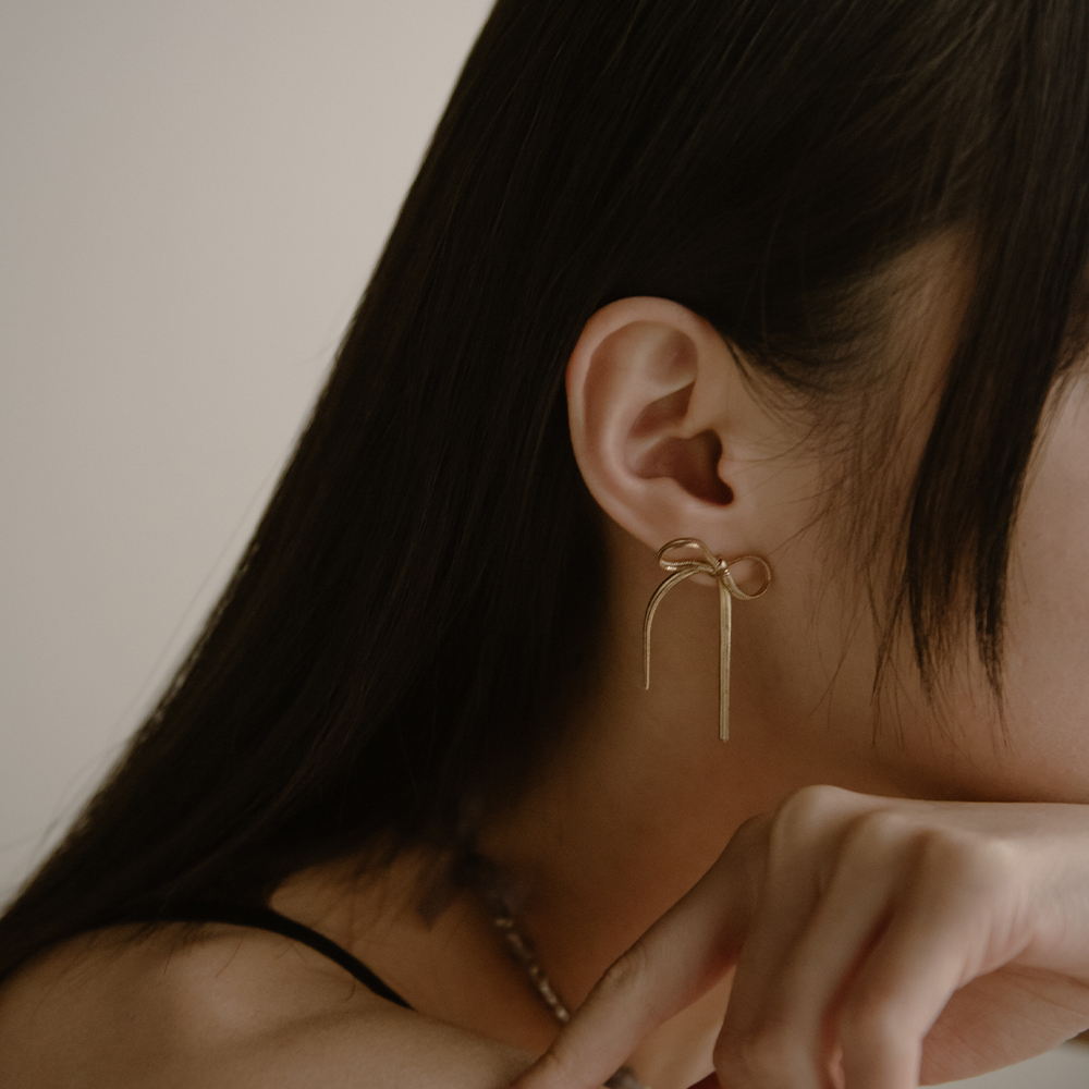 QUEENSHOP Short Streamer Ribbon Ribbon Pin Earrings Two