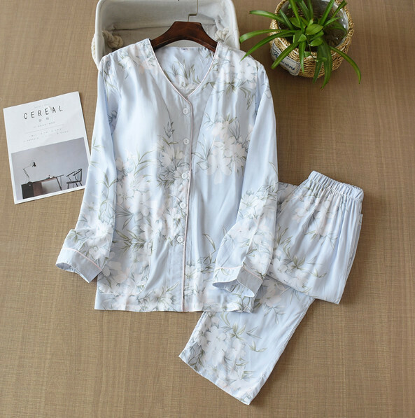 Pajama set with chest pad long sleeves and long pants (blue big flower) [M-XL size] [Contact customer service to confirm the shipping size after placing an order]