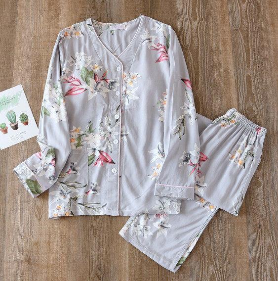 Pajama set with chest pad long sleeves and long pants (gray lily) [M-XL size] [Contact customer service to confirm the shipping size after placing an order]