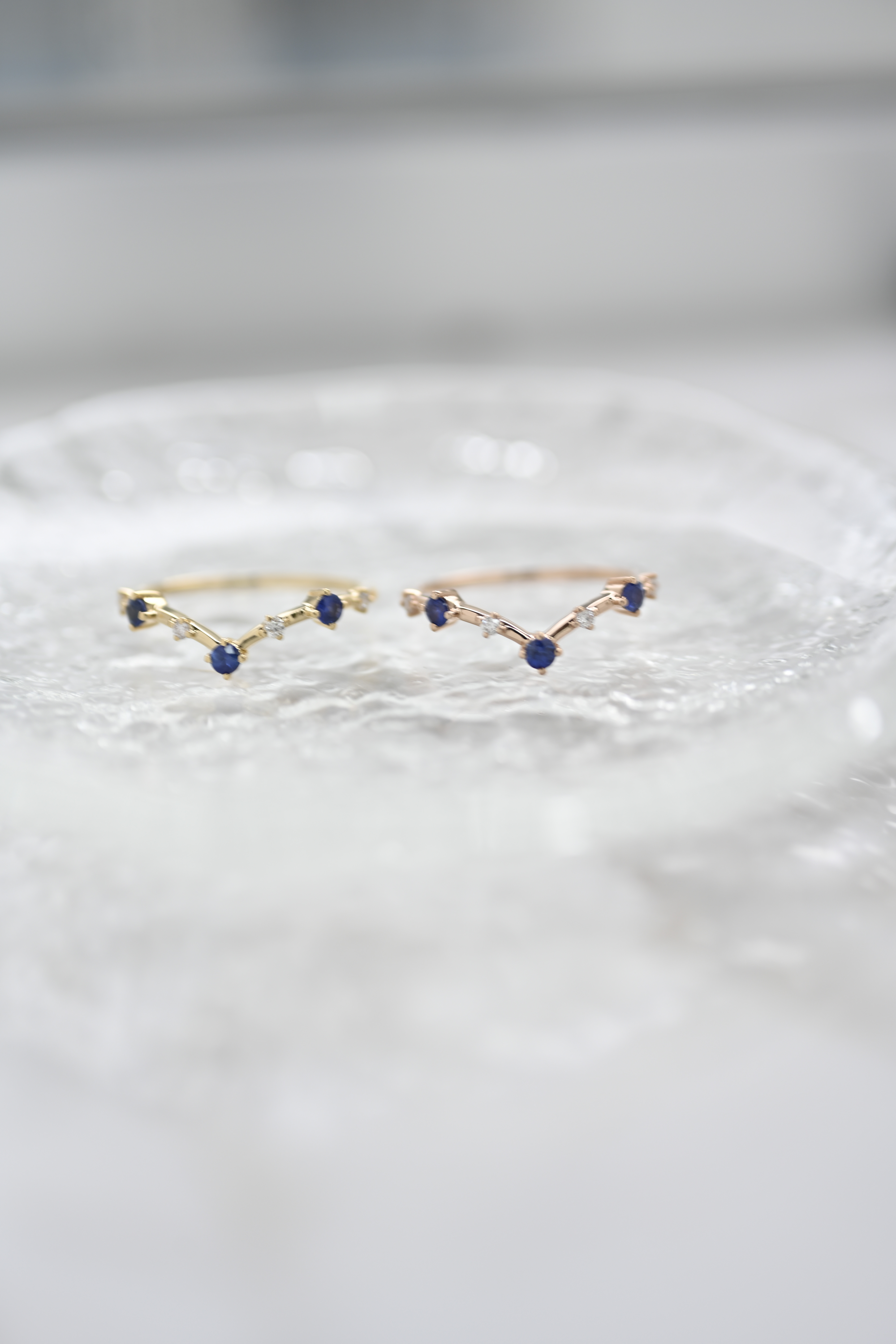 18K Fundo V Blue Sapphire & Diamond Ring