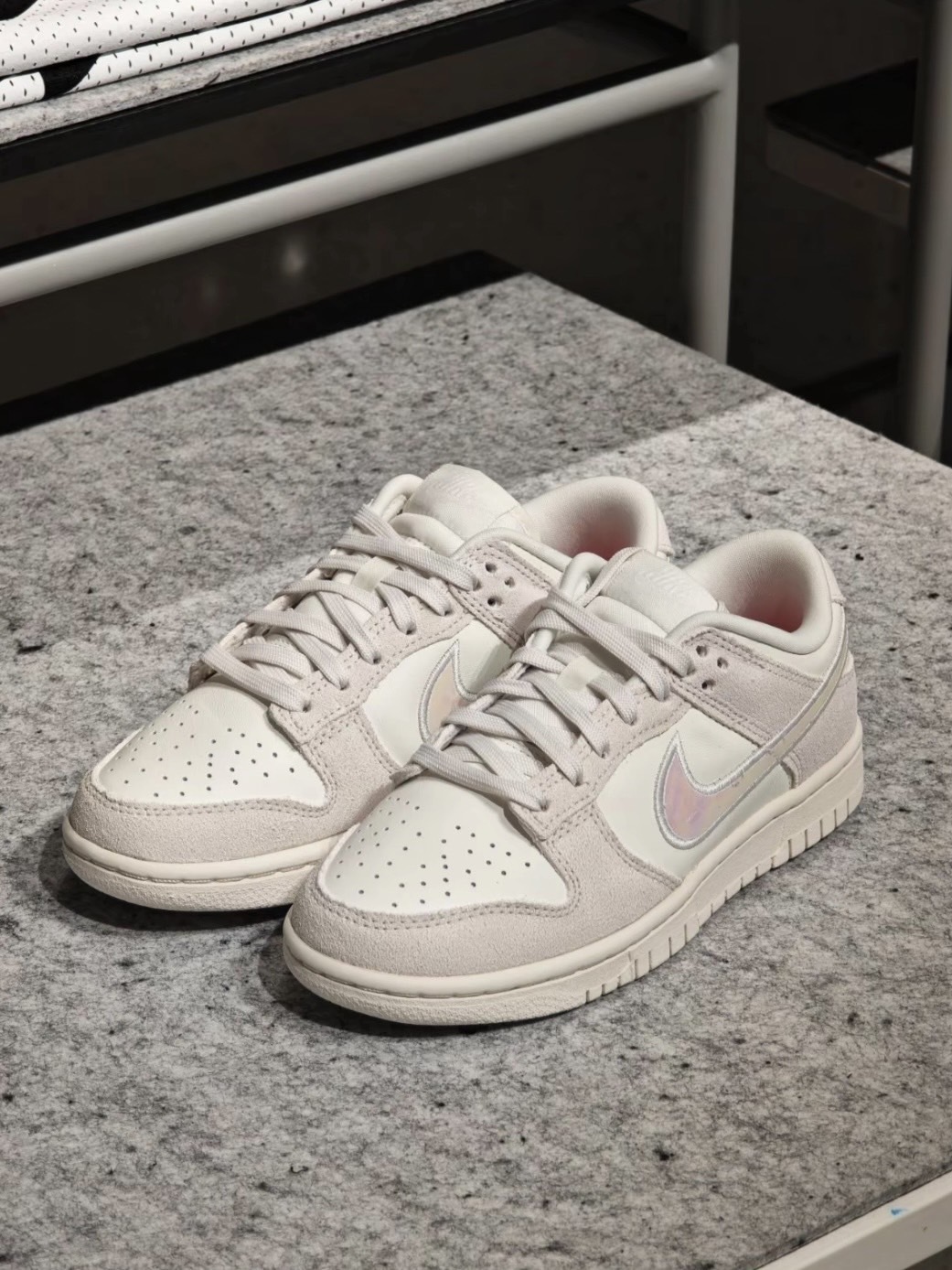 Nike Dunk Low 雷射米灰 女