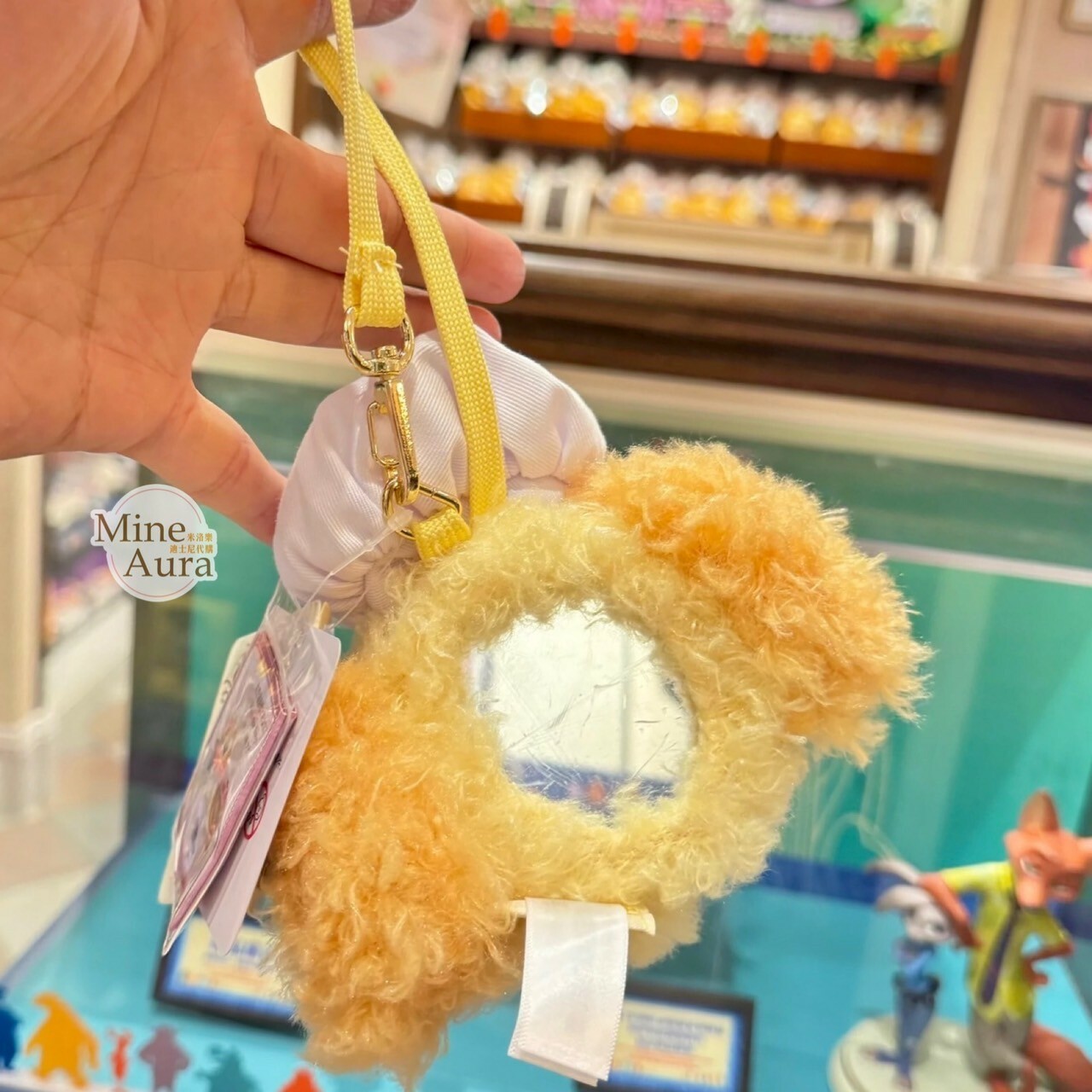 可琦安 餅乾 CookieAnn 絨毛 大頭 造型 鏡子 掛飾 吊飾 -上海迪士尼樂園