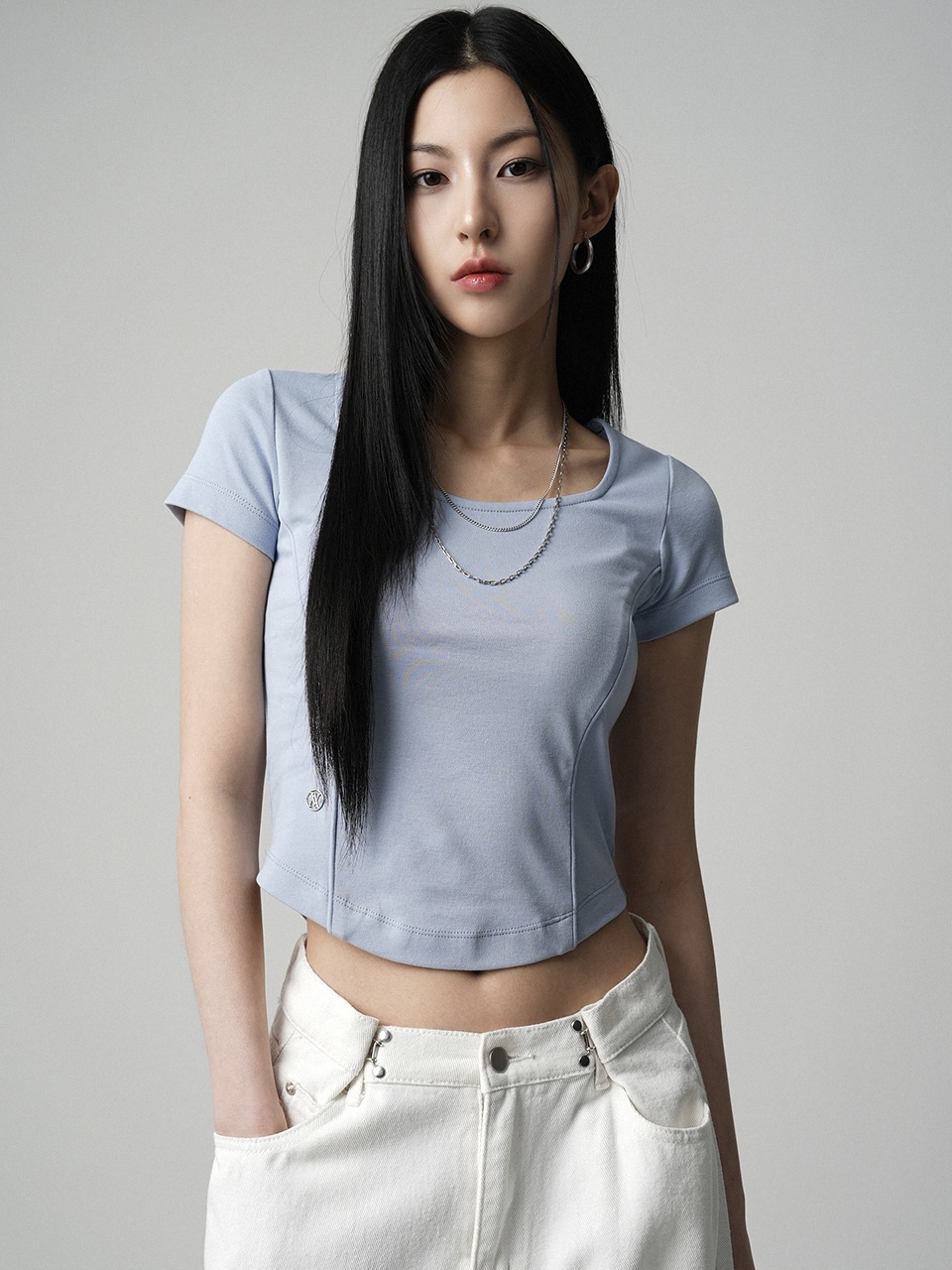 <預購> 韓國AVANDRESS Pentagonal Line 魚骨線條修身短版Ｔ
