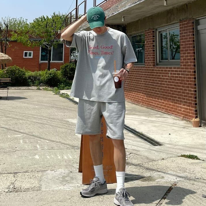 男模著韓系Good Times 印花短T麻灰L