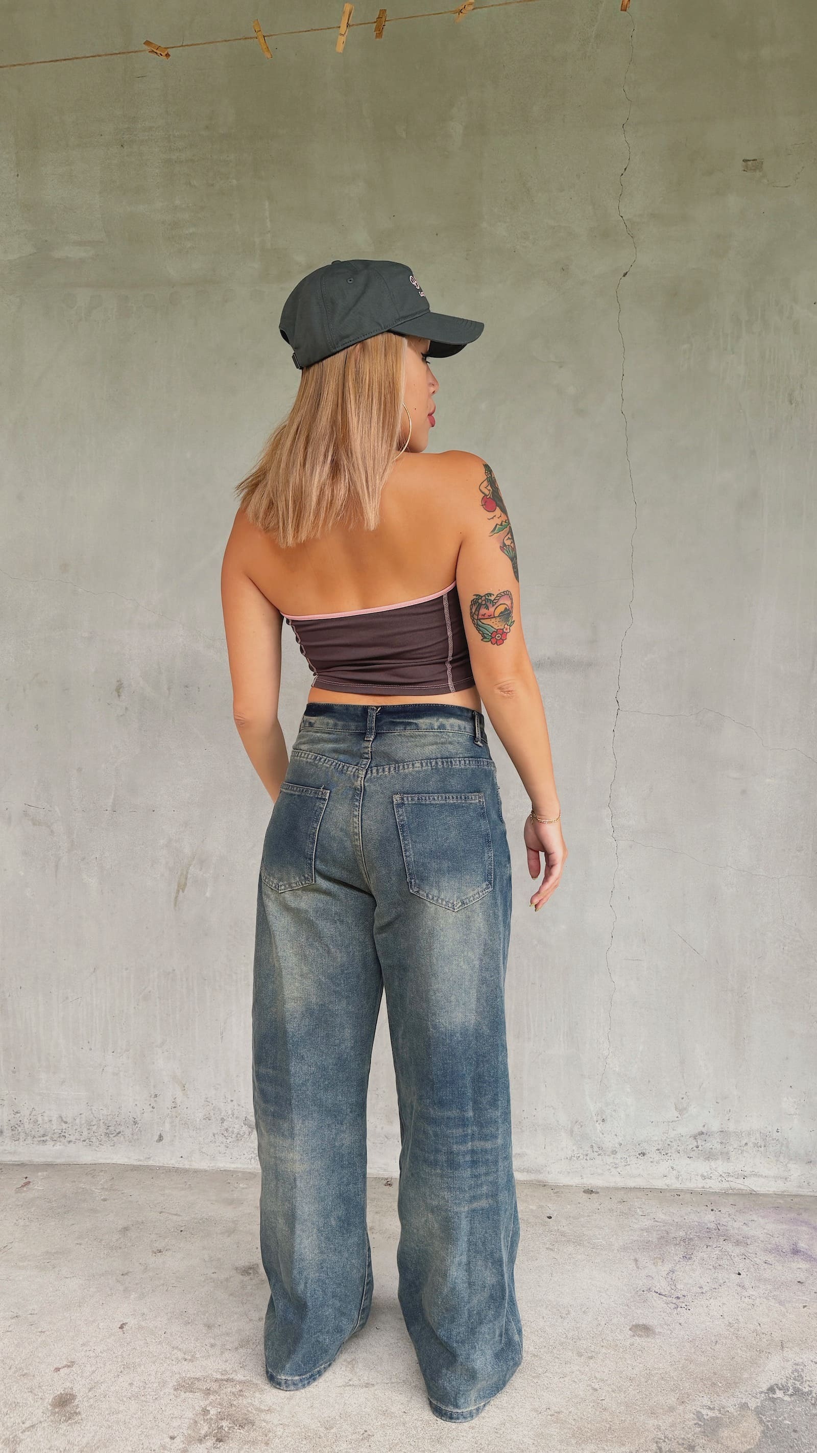 仿舊水洗牛仔寬褲