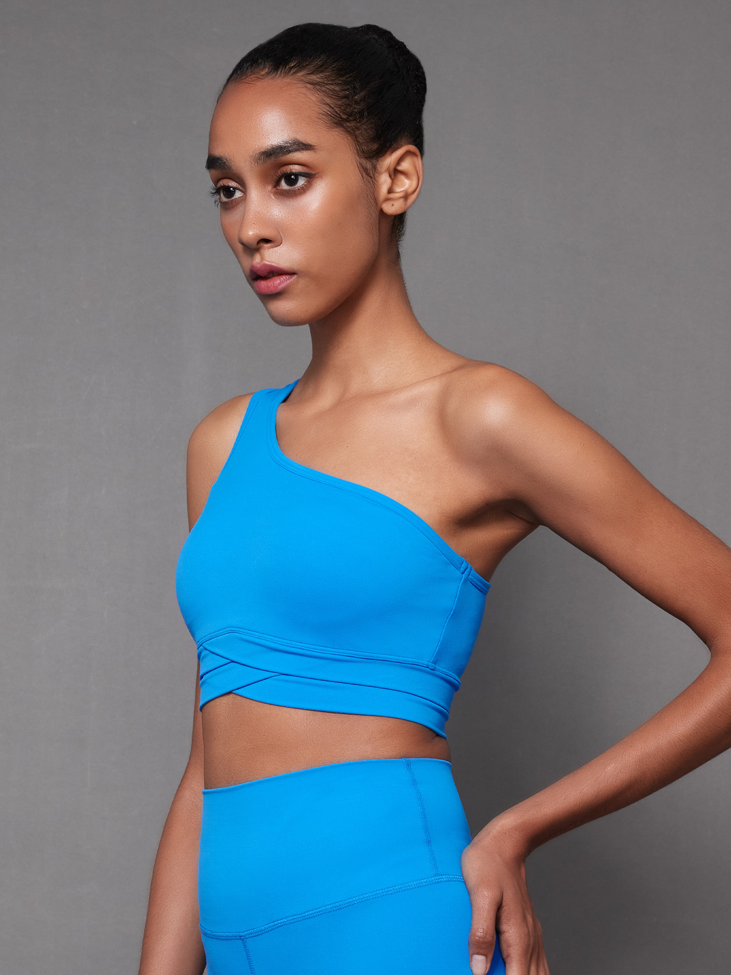 Soft．VIVE LA VIE 單肩設計運動內衣- 馬里布藍