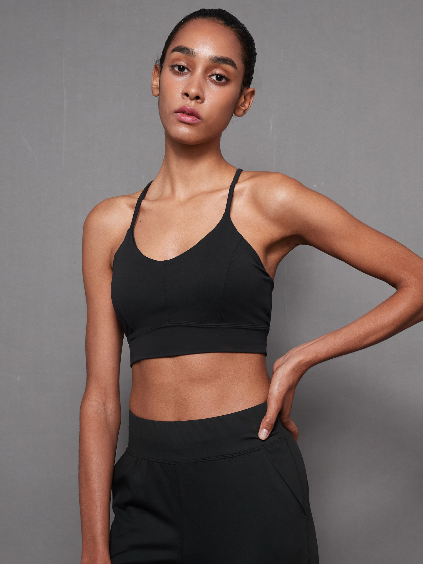 Soft．Yesterday Once More 細肩美背運動內衣 - 午夜黑