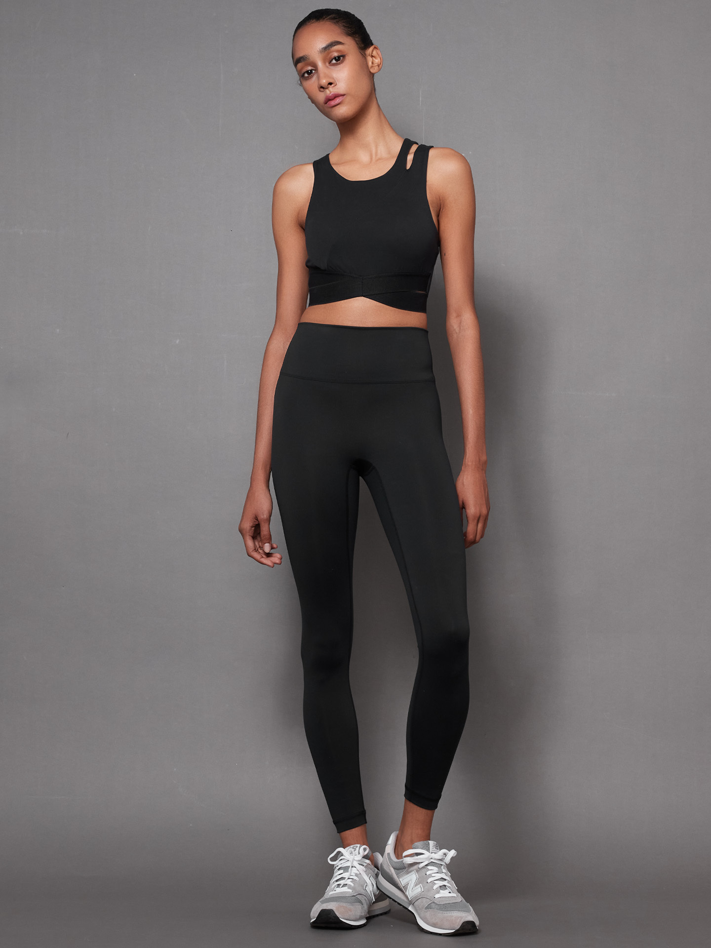 Soft．No one else 拼接繃帶運動內衣- 午夜黑