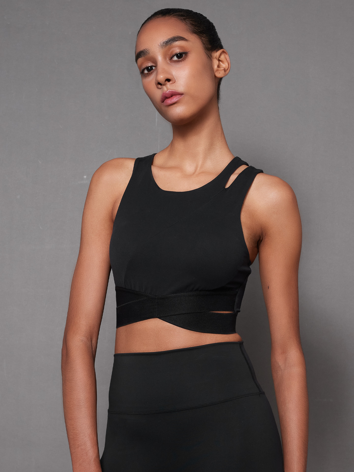 Soft．No one else 拼接繃帶運動內衣- 午夜黑