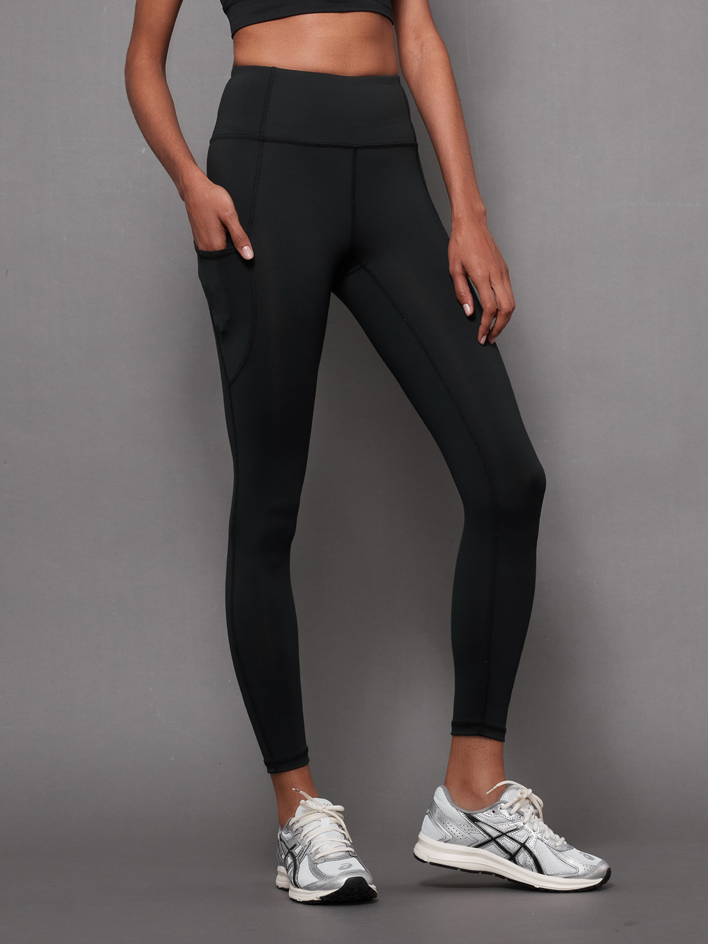 Hugged．It's worth 口袋設計緊身褲 - 午夜黑