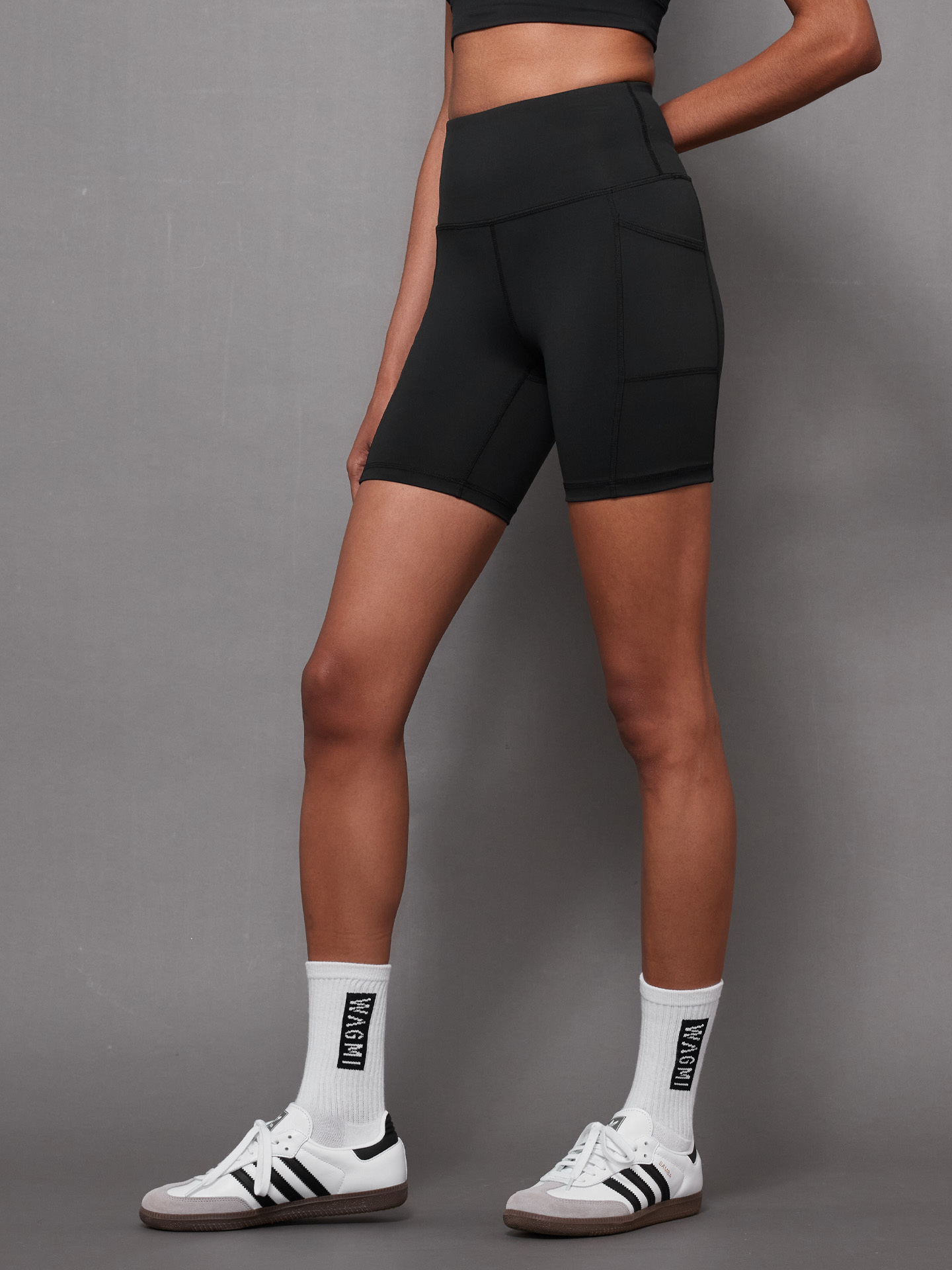 Hugged．It's worth 口袋設計單車褲 - 午夜黑