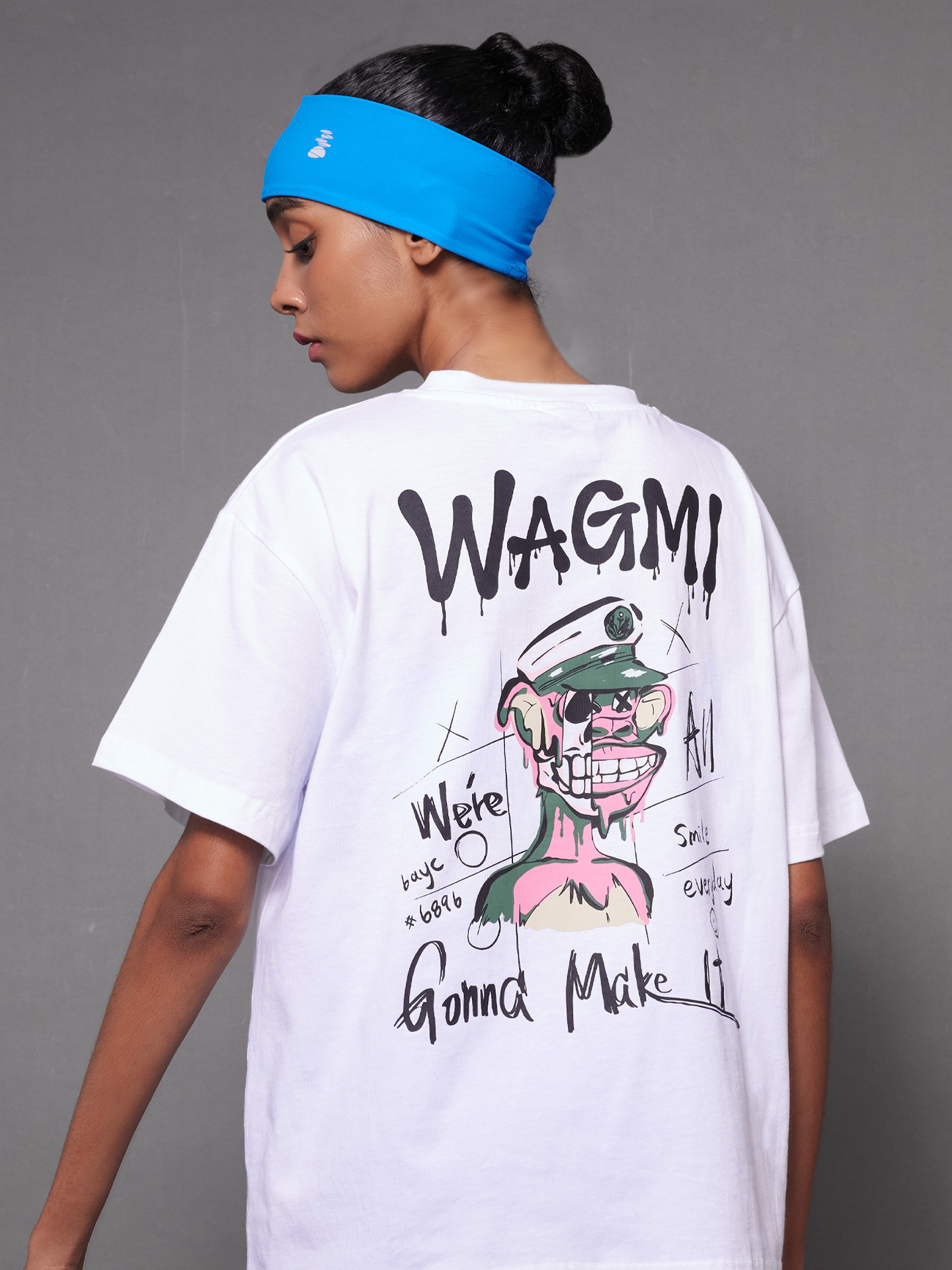 We Are All Gonna Make it 設計師塗鴉寬版T - 日光白 女款