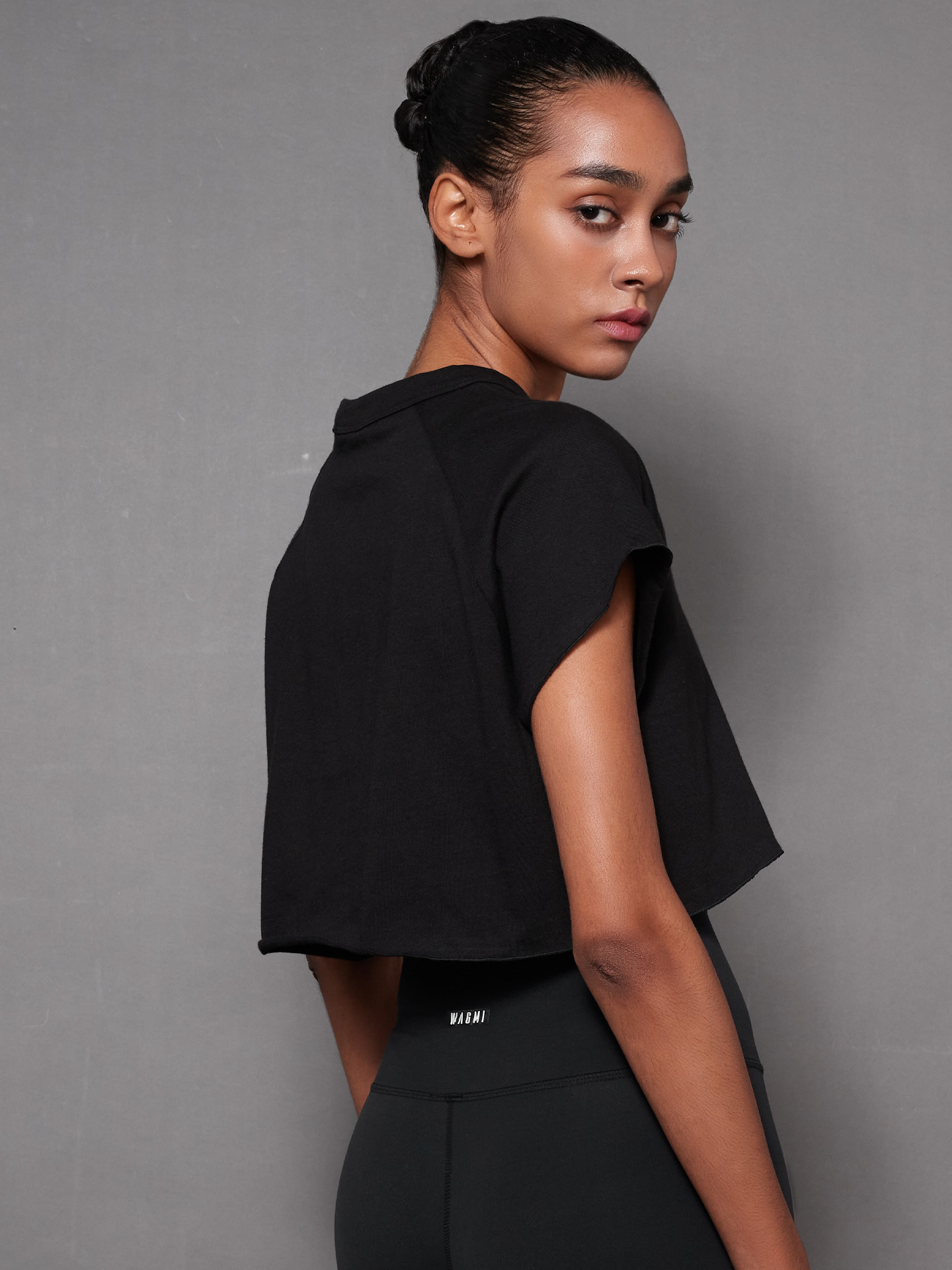 Need You Now 短版拉格蘭袖T - 午夜黑