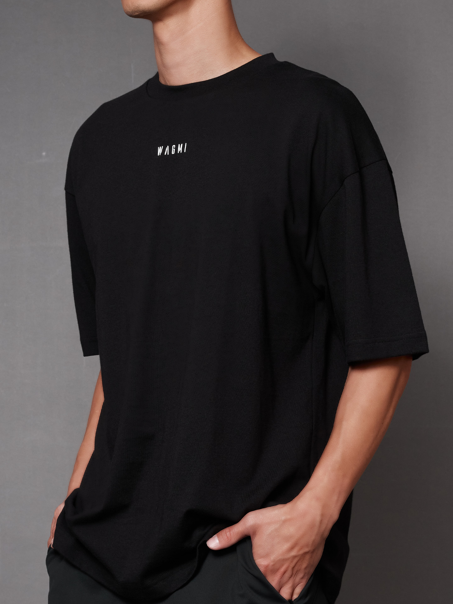 We Are All Gonna Make it 設計師塗鴉寬版T - 午夜黑 男款