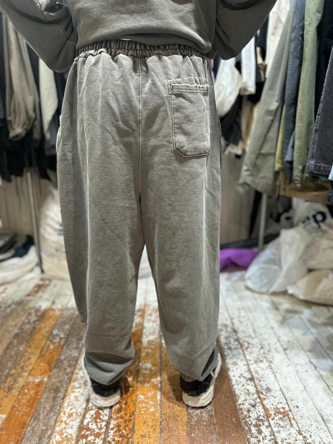 淨色洗水破洞棉質束腳運動褲 FARMERS-009P