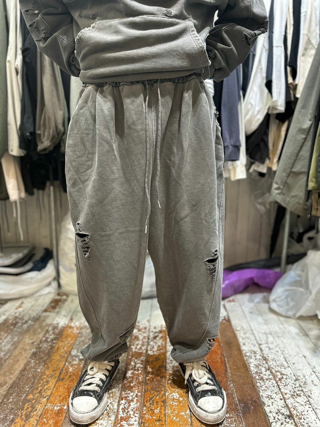 淨色洗水破洞棉質束腳運動褲 FARMERS-009P