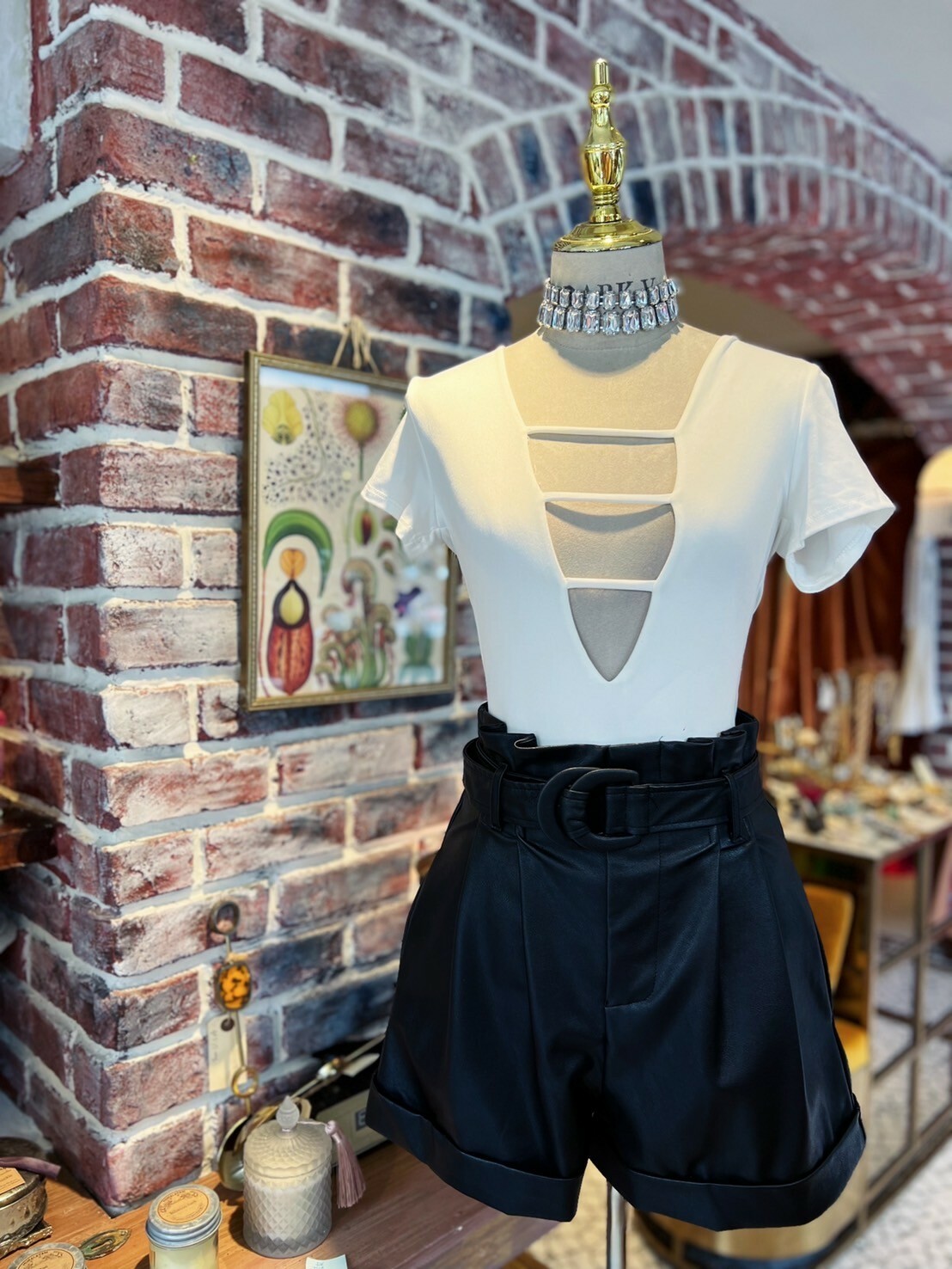 Seductive White 白色剪裁飾帶深v領連身衣Bodysuit